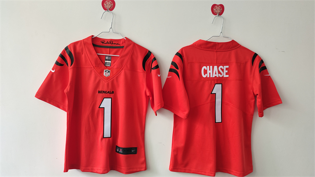 Women's Cincinnati Bengals #1 Ja'Marr Chase Orange Vapor Football Stitched Jersey(Run Small)