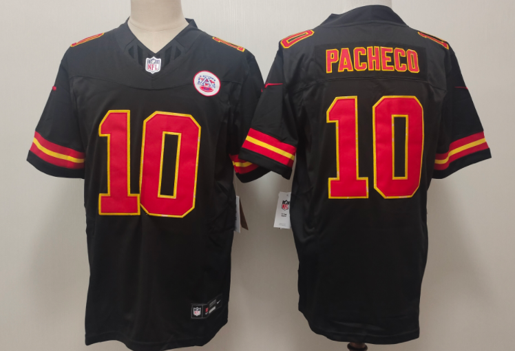 Men's Kansas City Chiefs #10 Isiah Pacheco Black F.U.S.E Vapor Untouchable Limited Stitched Football Jersey