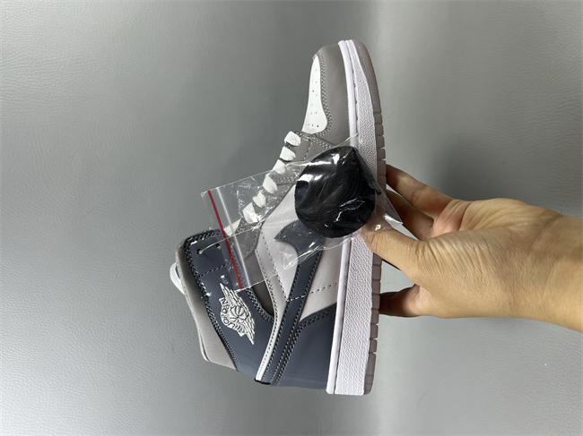 Women Running Weapon Air Jordan 1 Grey White Shoes 544 Sneaker